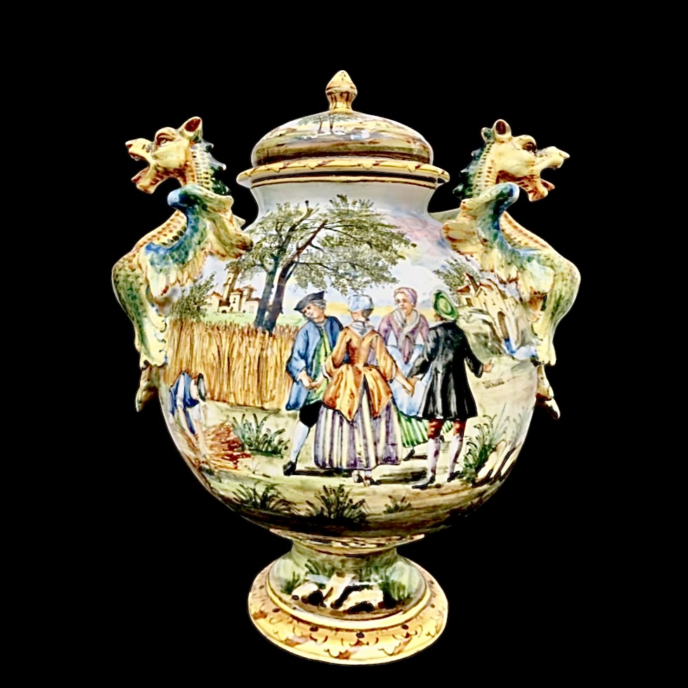 Vaso In Maiolica Con Coperchio E Due Manici A Forma Di Draghi Decoro A